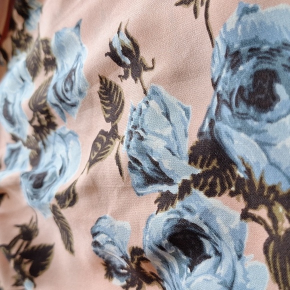 Blue Rain x Francesca's Cold Shoulder Floral Blouse - Picture 9 of 13